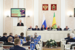 Олег Мельниченко выступил перед депутатами с отчетом о развитии региона в 2025 году
